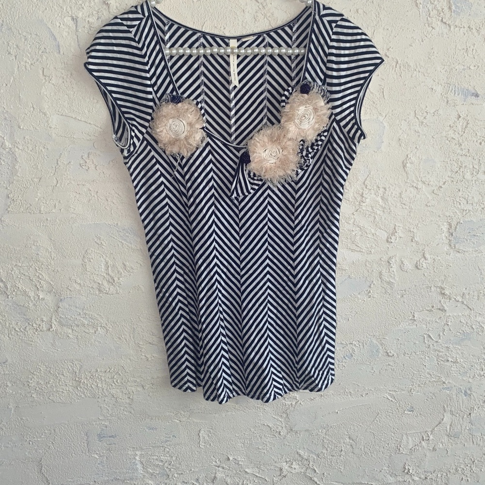 Anthropologie Little Yellow Button Top Flower Sz S